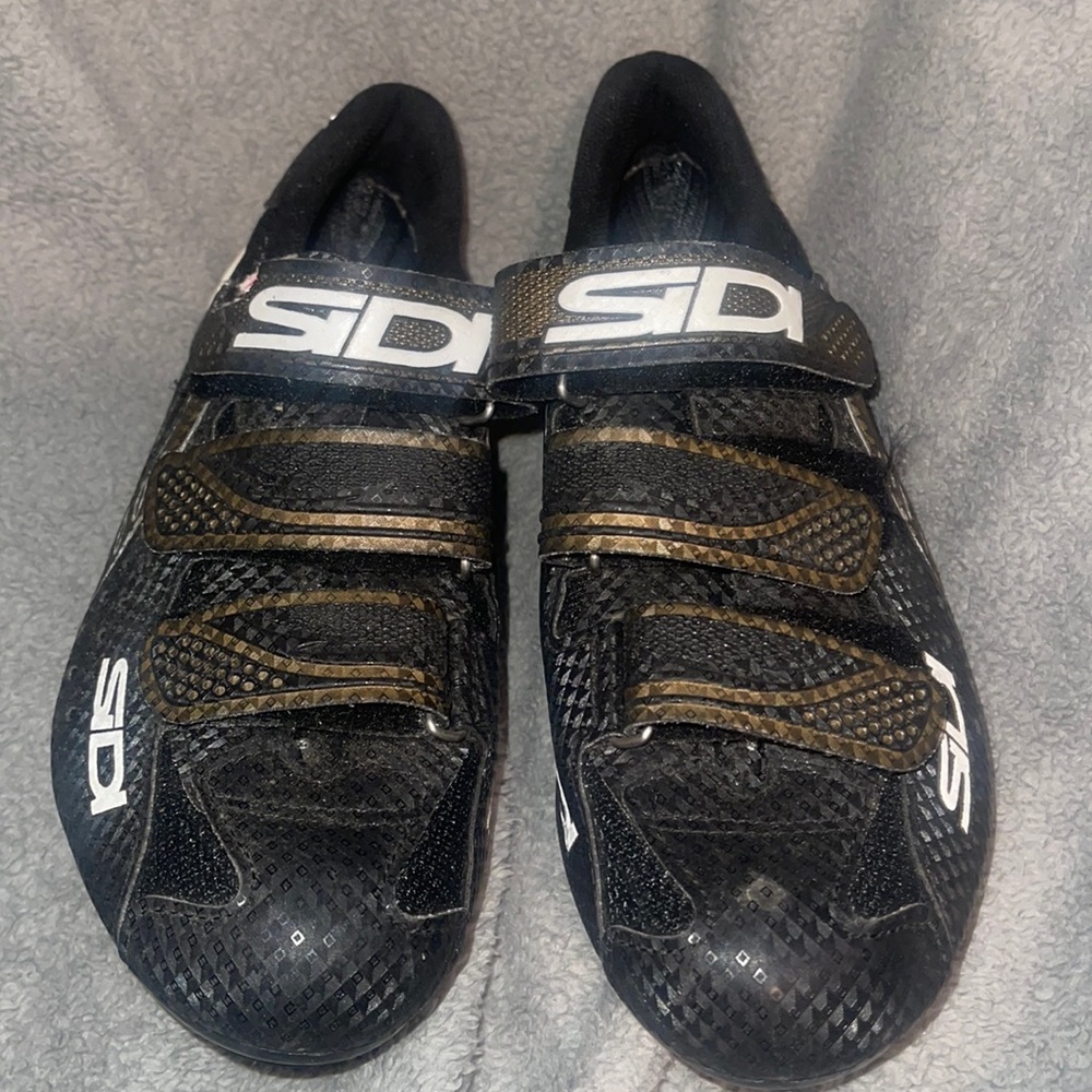 Women’s SIDI clip in shoes-BARELY USED!  Size W 39 (6.5).